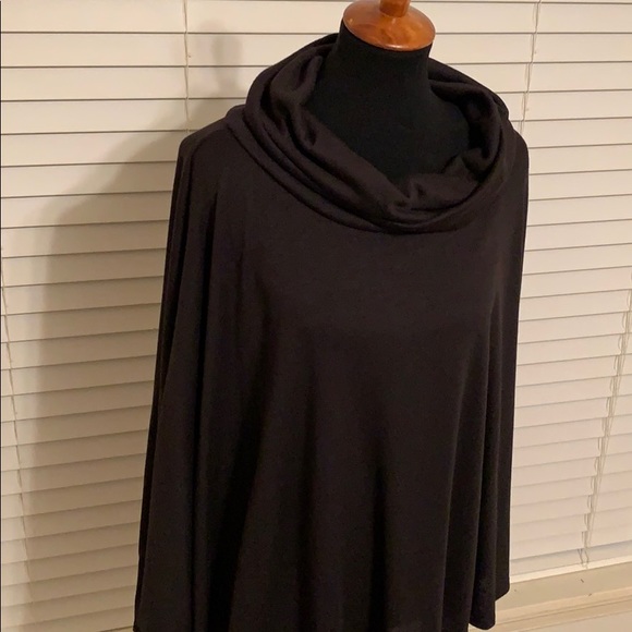 Poncho - Picture 4 of 5